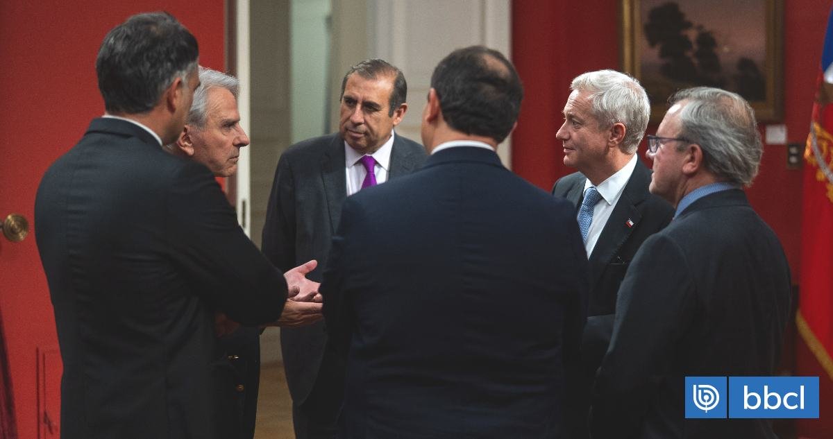 Ejecutivo y senadores UDI coordinan apoyos clave para la votación de la megarreforma en el Senado