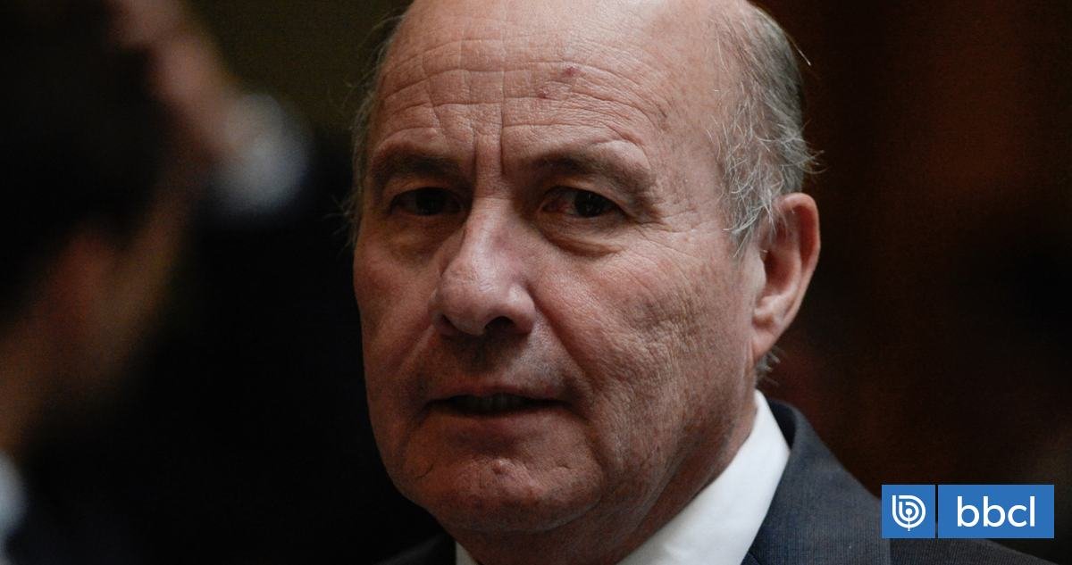 Ministro de Hacienda advierte posibles despidos docentes tras ajuste presupuestario para 2027